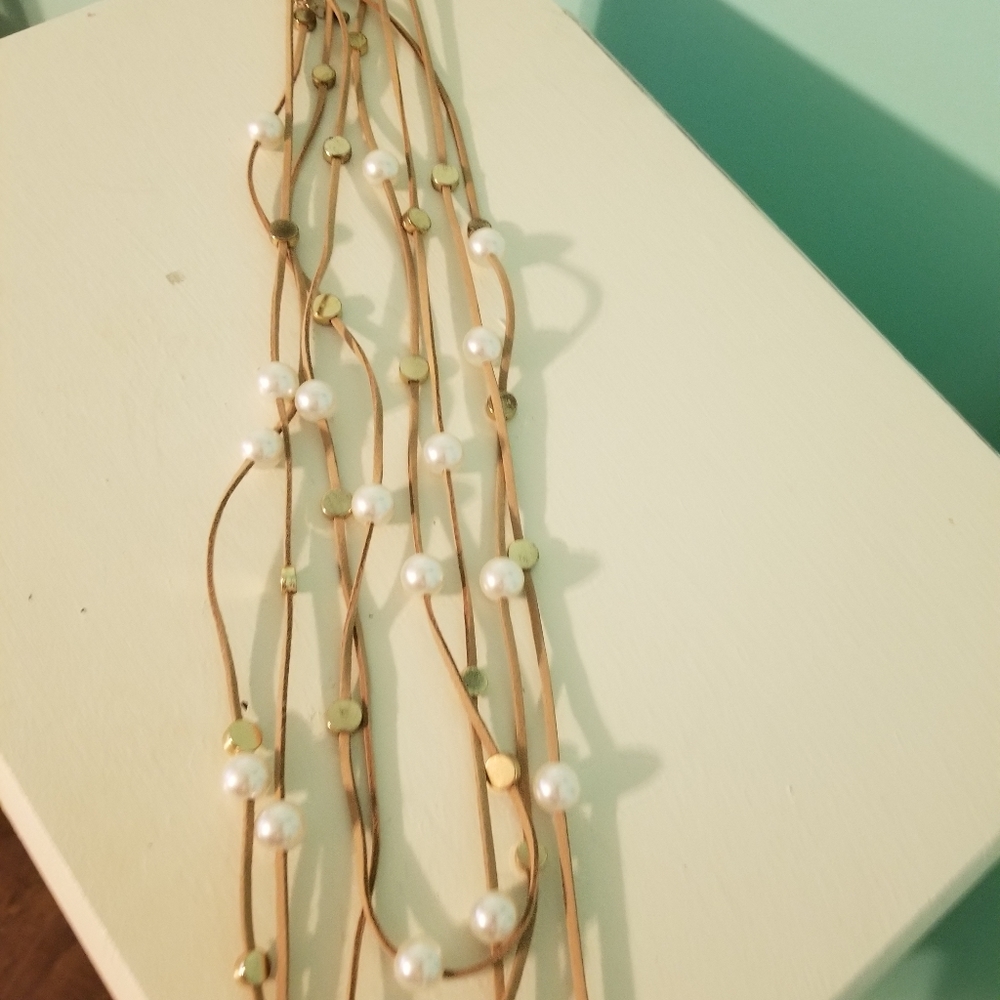 Ladies necklace, faux pearls